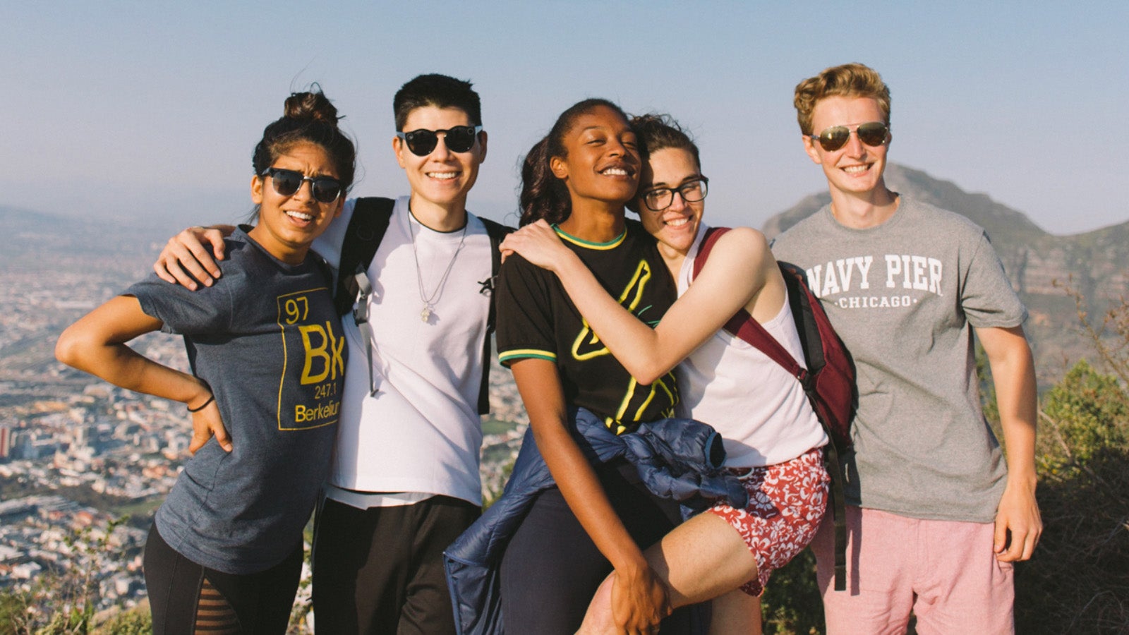 Dea's housemates from ˽̳LA, ˽̳ Santa Barbara, Boston College and their local Cape Town friend, all on top of Lion’s Head in Cape Town. (Matthew Dea)
