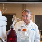 Scientist Carlito Lebrilla in his lab at ˽̳ Davis. 