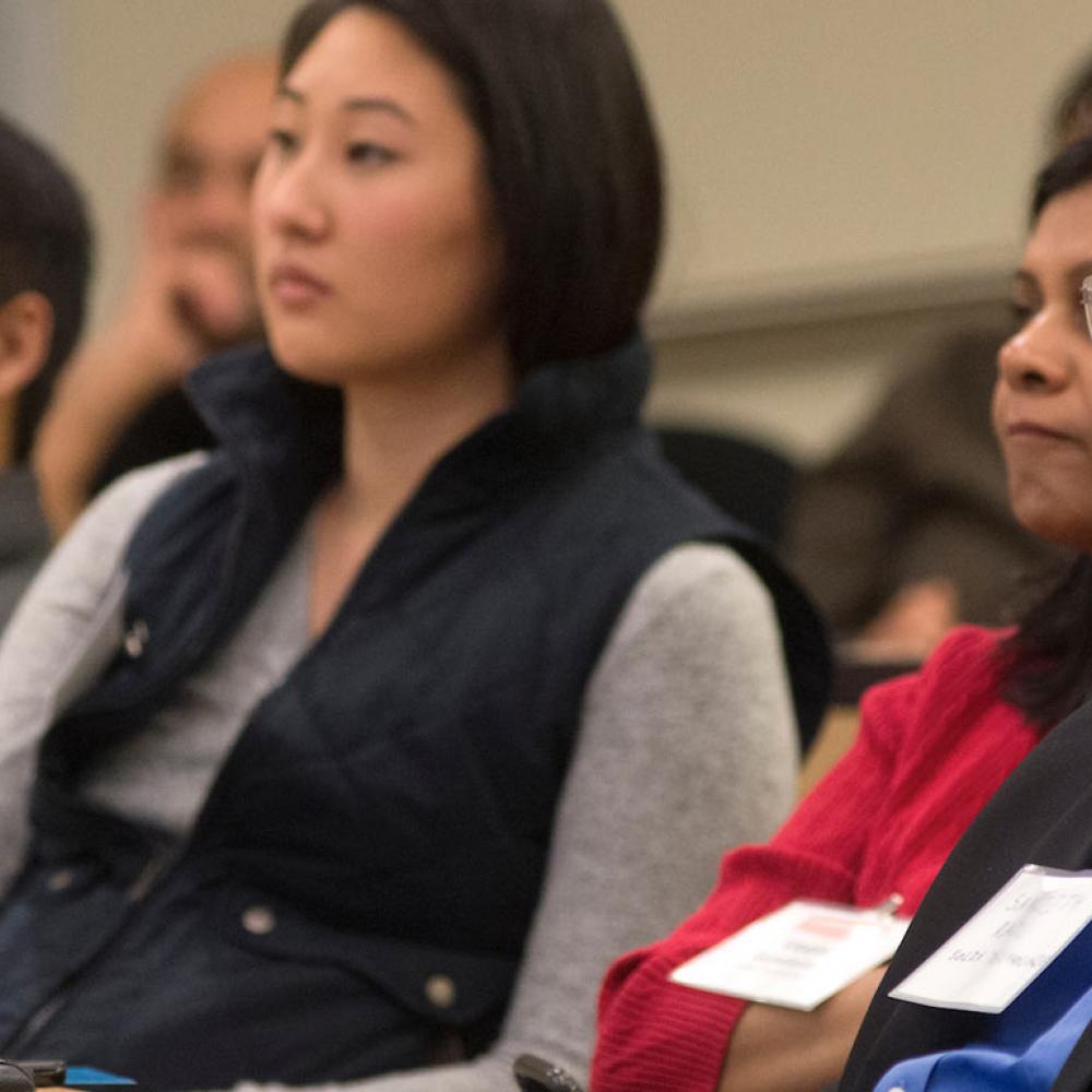 Students concentrate during a ˽̳ Davis Graduate School of Management class